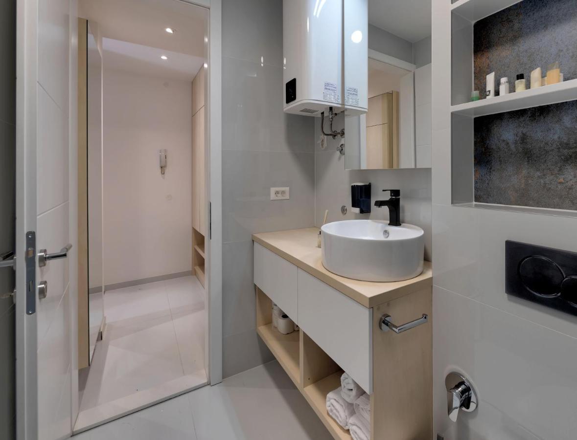 Luxury Studio Yasmine Downtown โมสตาร์ ภายนอก รูปภาพ